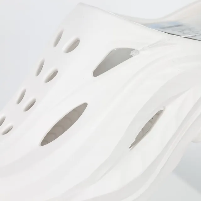 White Monolithic Molded Slip-On Slippers 6