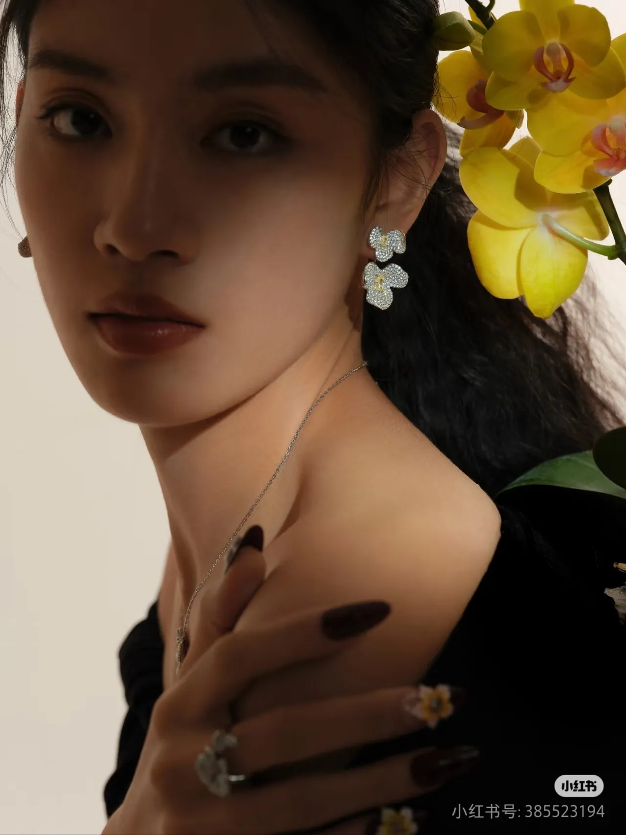 White Yellow Floral Motif Pavé-Set Earrings 7