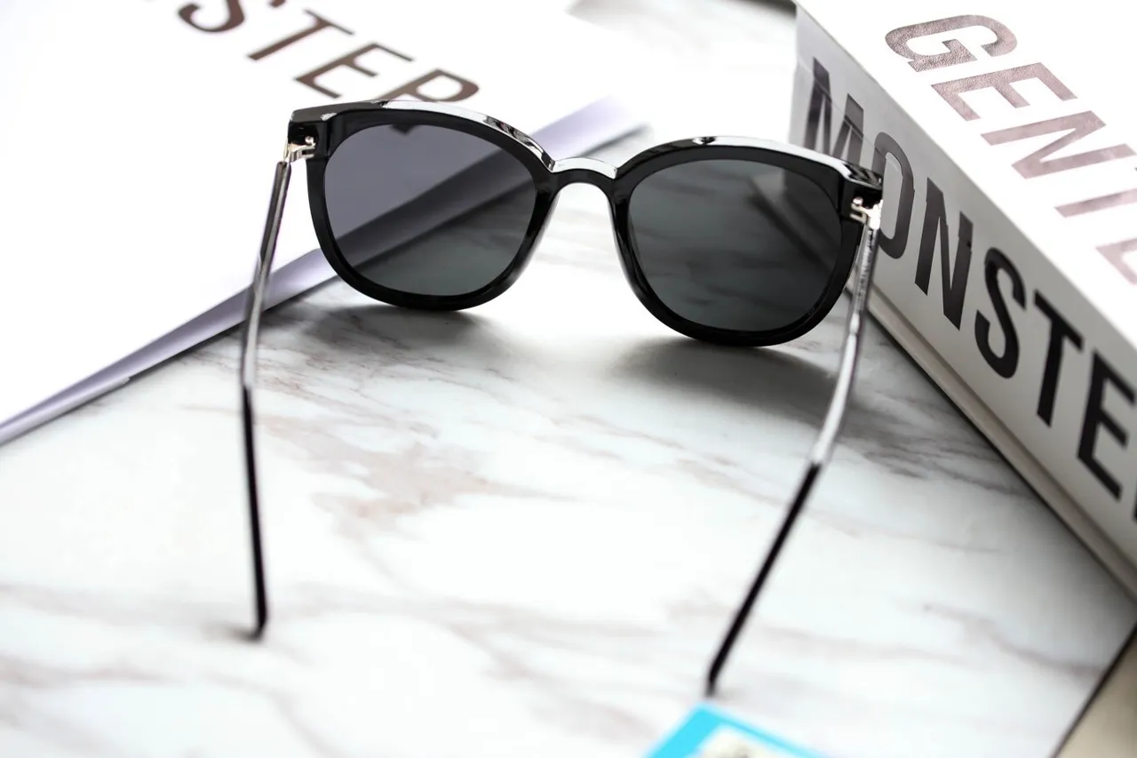 Gentle Monster Black Angular Cat-Eye Sunglasses 7