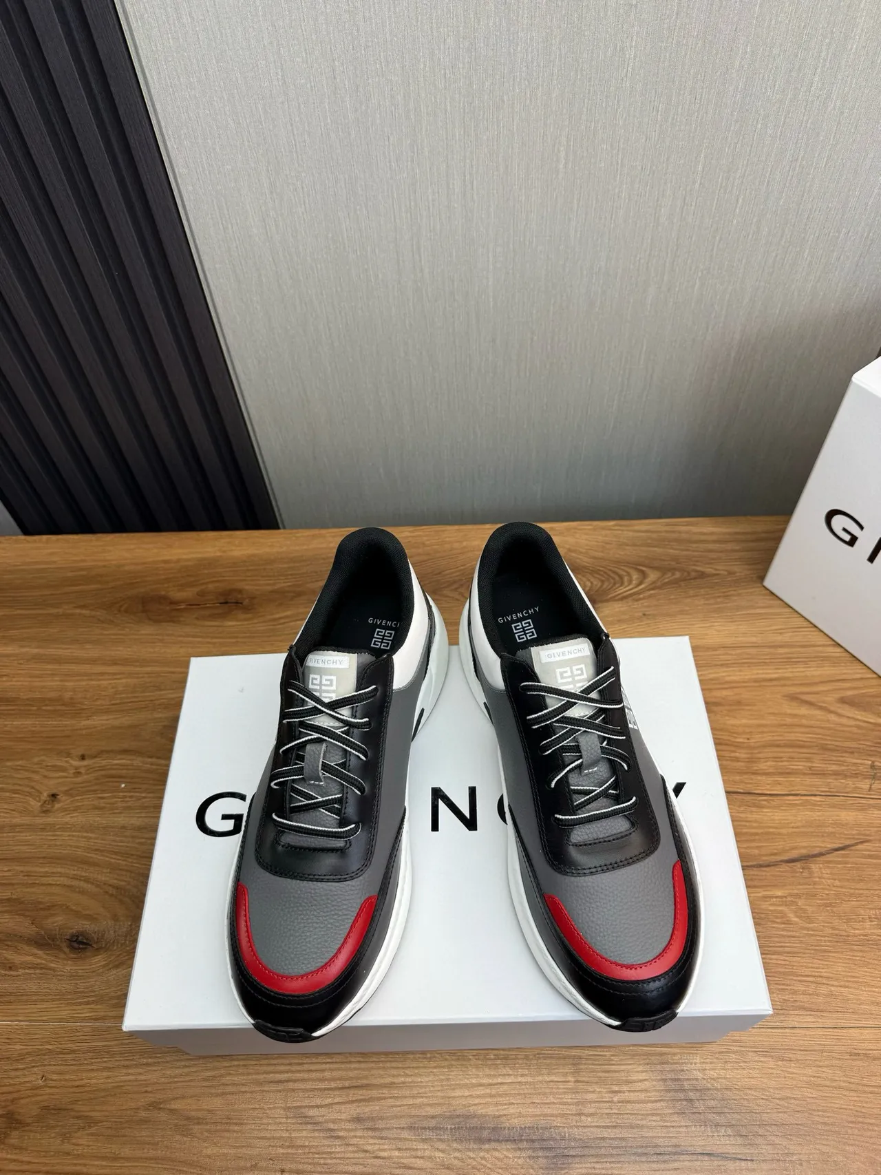 Givenchy City Sport কালো ধূসর লাল মোটা স্নিকার্স 2