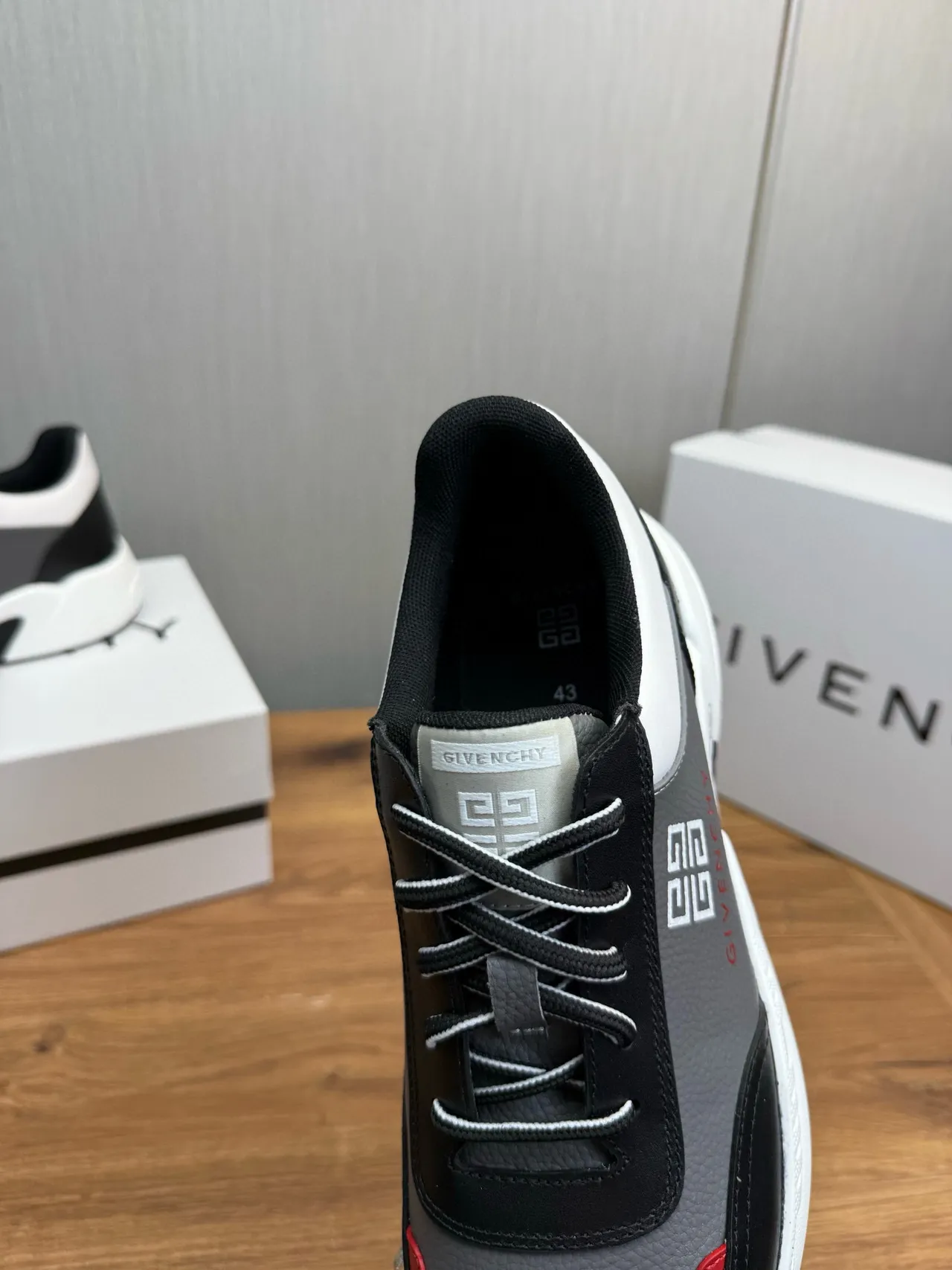 Givenchy City Sport কালো ধূসর লাল মোটা স্নিকার্স 3