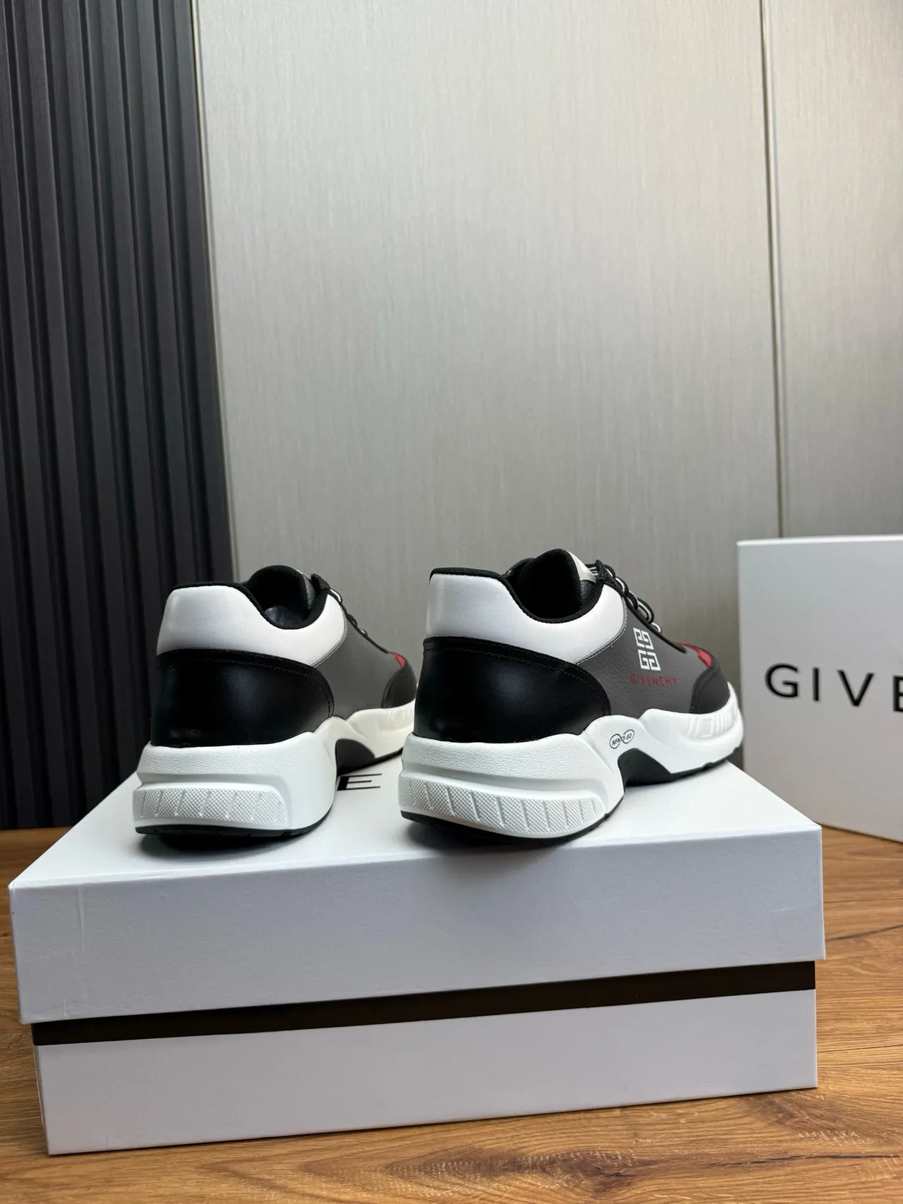Givenchy City Sport কালো ধূসর লাল মোটা স্নিকার্স 7
