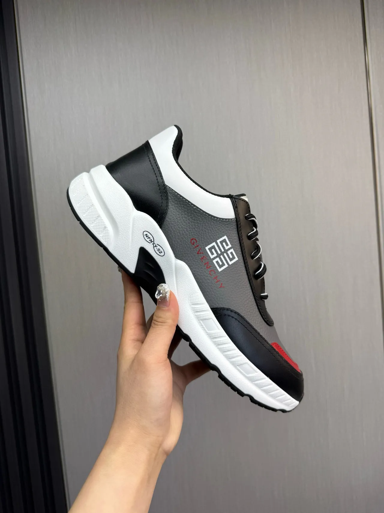 Givenchy City Sport কালো ধূসর লাল মোটা স্নিকার্স 9