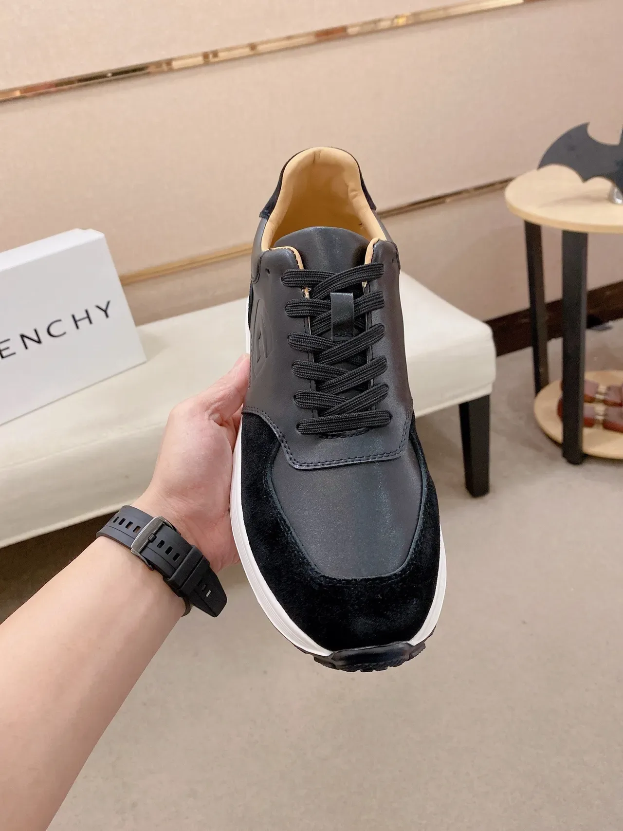 Givenchy City Sport حذاء رياضي جلد أسود وسويدي للأسلوب الحياة 2