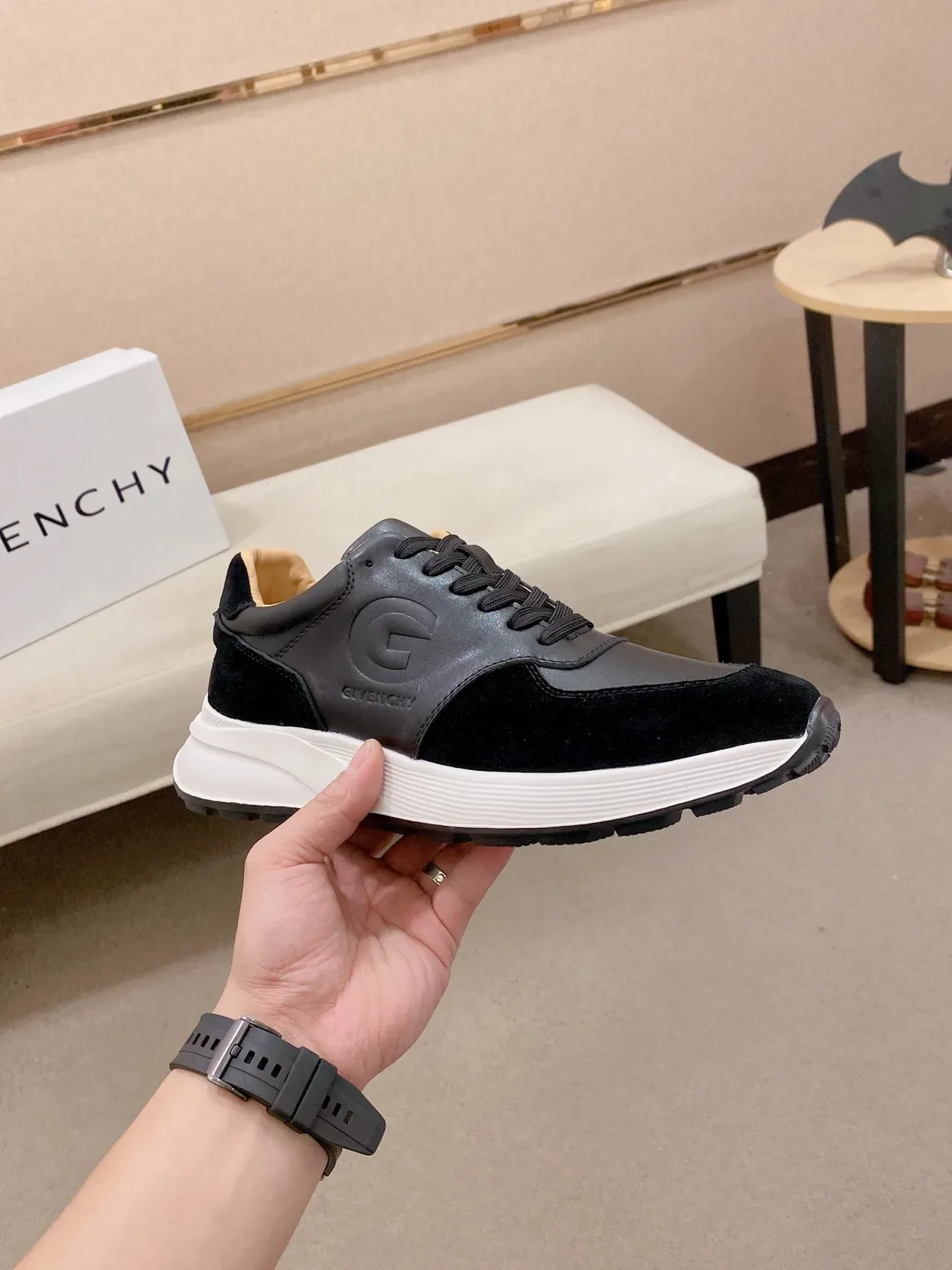 Givenchy City Sport حذاء رياضي جلد أسود وسويدي للأسلوب الحياة 4