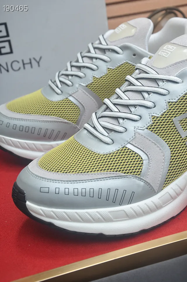 Givenchy City Sport লাইম ইয়েলো এবং গ্রে চাঙ্কি স্নিকার 3