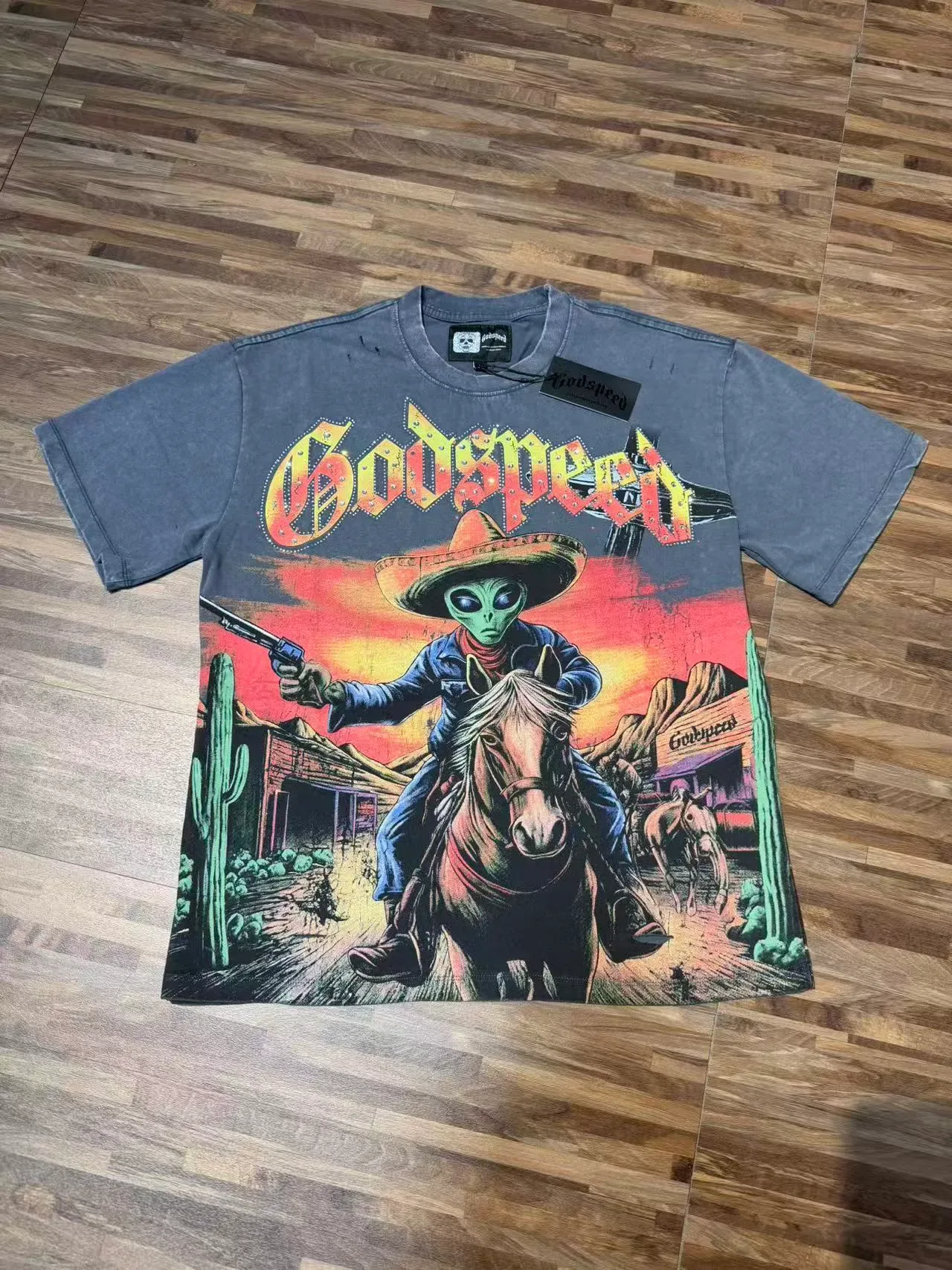 Camiseta oversized Godspeed con estampado gráfico western de vaquero alienígena 2