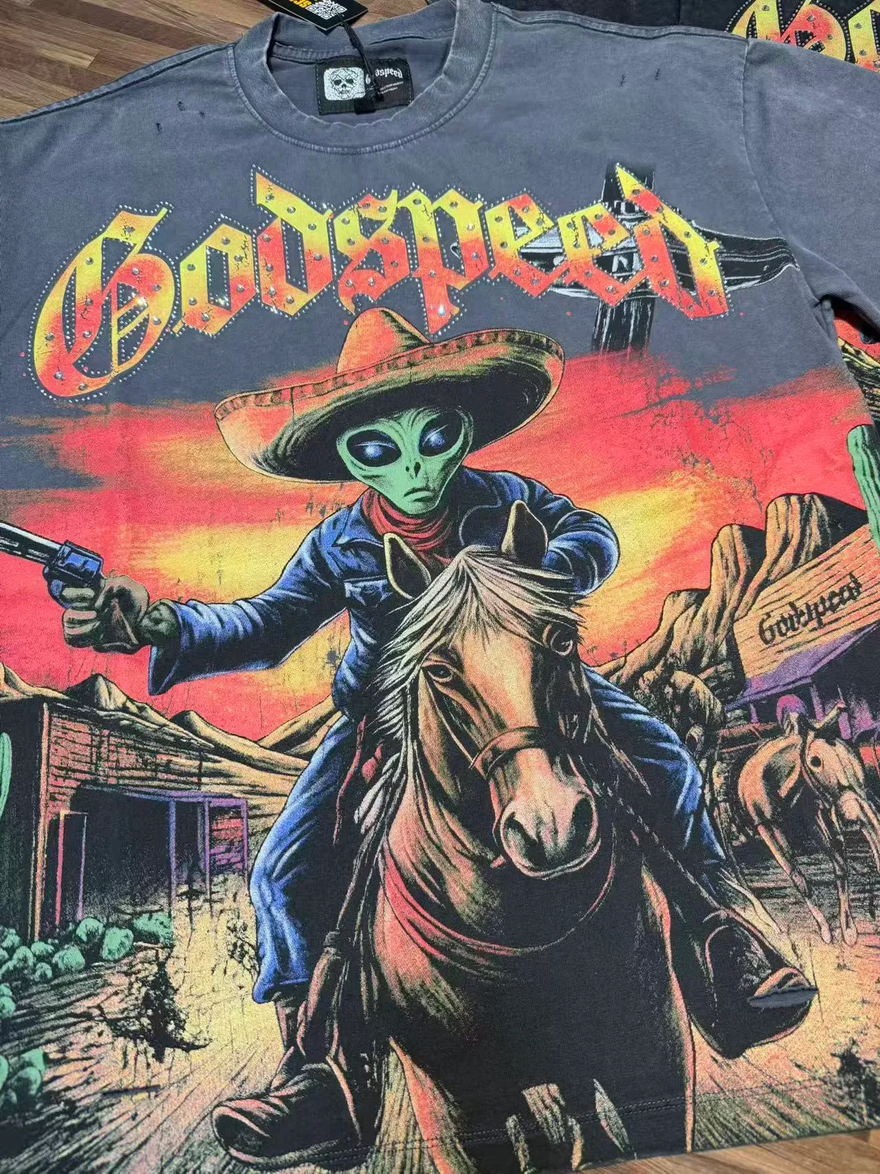 Camiseta oversized Godspeed con estampado gráfico western de vaquero alienígena 4