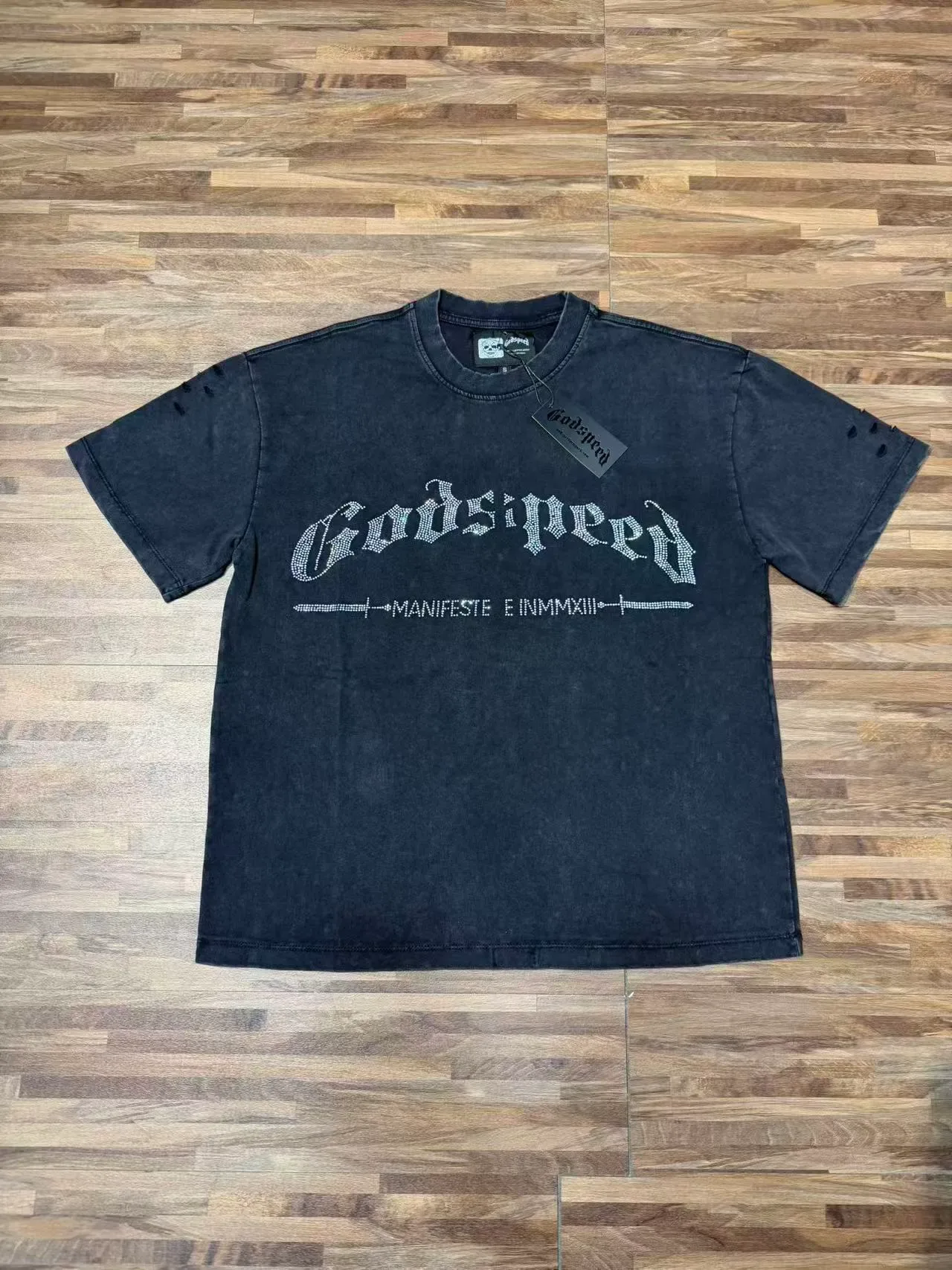 Godspeed 黑银色做旧仿牛仔面料水钻装饰哥特字体图案T恤 8