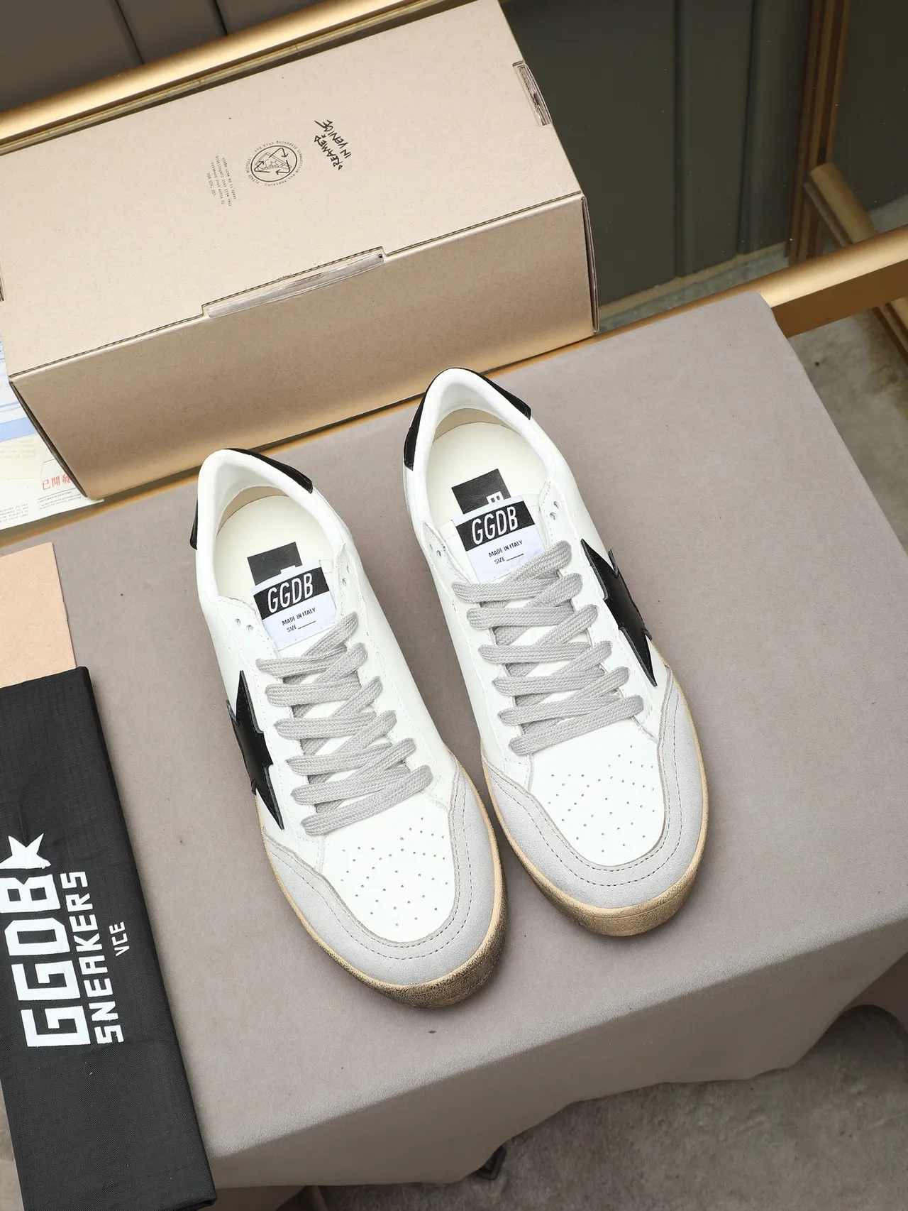 Golden Goose Ball Star White Black Star জীবনশৈলী স্নিকার্স 2