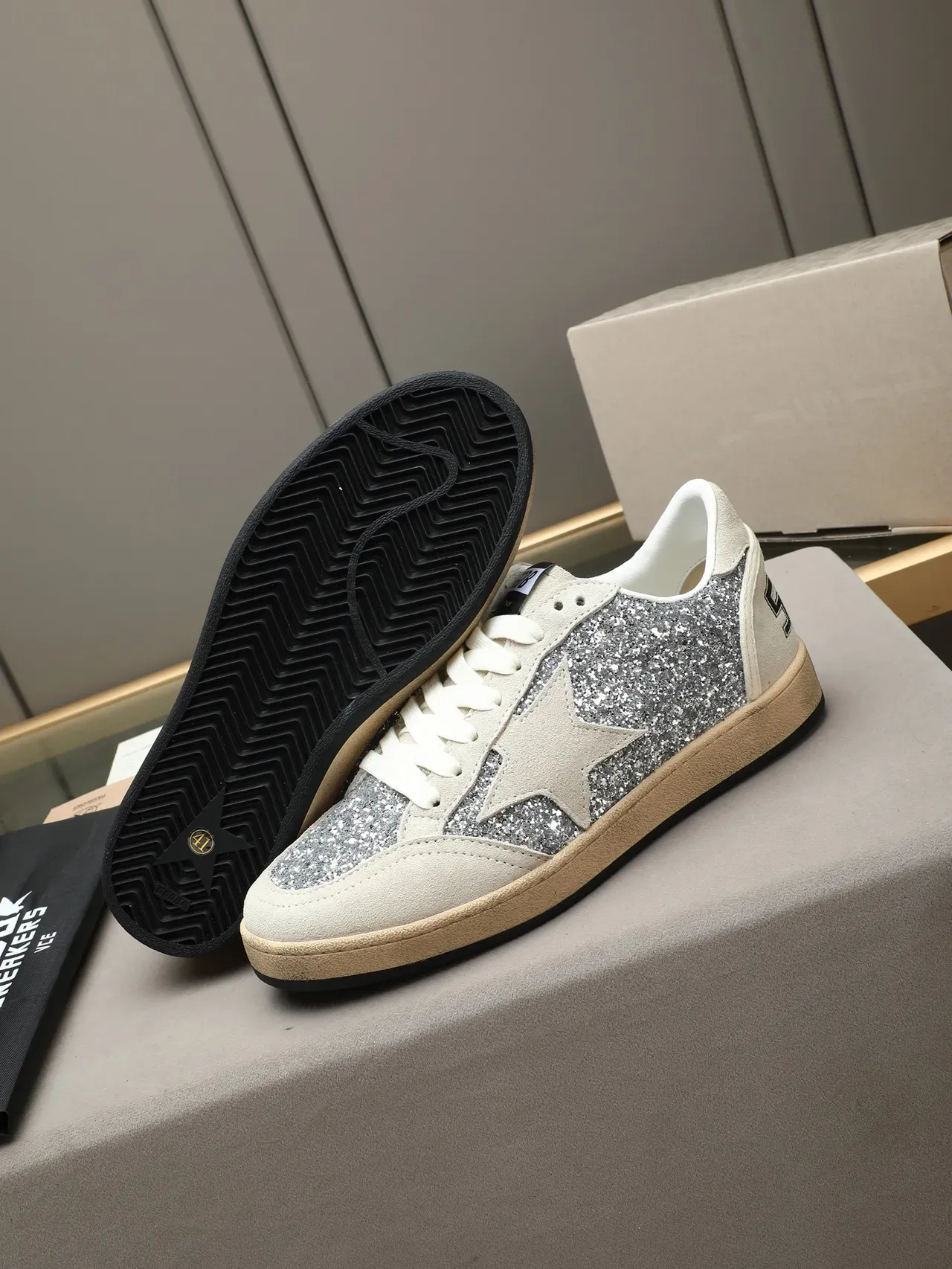 Golden Goose Super-Star Glitter Star Sneakers Lifestyle en Daim 4