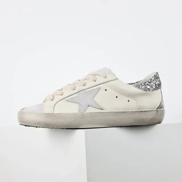 Golden Goose Superstar অফ-হোয়াইট ডিস্ট্রেসড লেদার লাইফস্টাইল স্নিকার 9