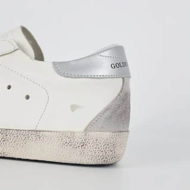 Golden Goose Superstar সাদা ও রূপালী distressed লाइফস্টাইল स्निकार 4