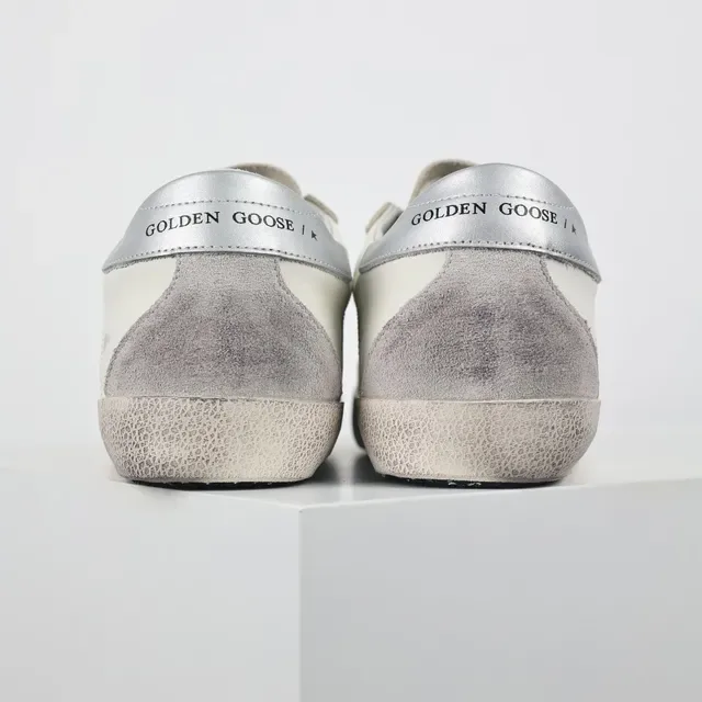 Golden Goose Superstar সাদা ও রূপালী distressed লाइফস্টাইল स्निकार 8