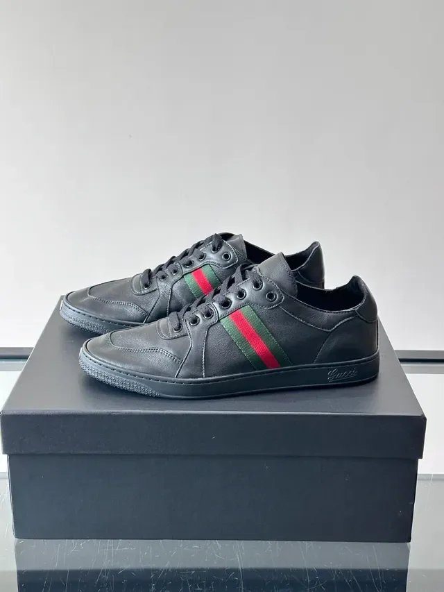 Gucci Ace Sneakers جلد أسود نسيج ويب شريط أسلوب حياة 5