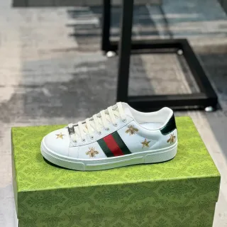 Gucci Ace Abeja Bordada y Estrella Lifestyle Sneakers Blancos