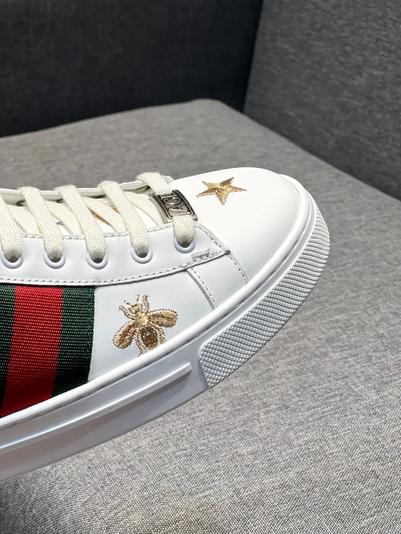Gucci Ace Abelha Bordada e Estrela Branca Lifestyle Sneakers 2