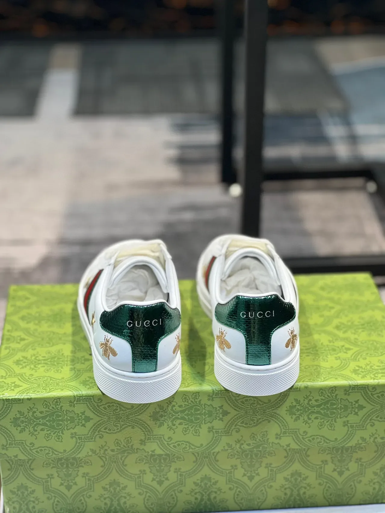 Gucci Ace Abelha Bordada e Estrela Branca Lifestyle Sneakers 3