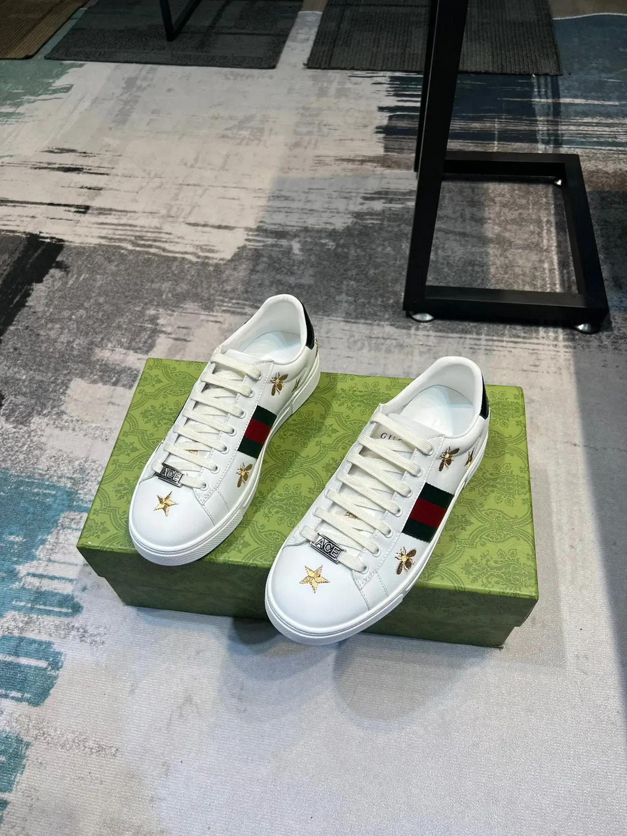 Gucci Ace Abelha Bordada e Estrela Branca Lifestyle Sneakers 5