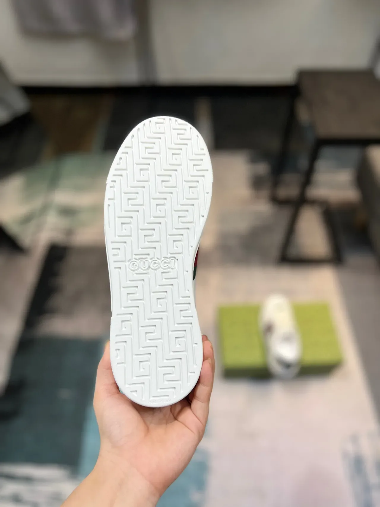 Gucci Ace Abelha Bordada e Estrela Branca Lifestyle Sneakers 9