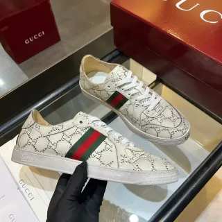 Gucci Ace 穿孔 GG Monogram Web Stripe 生活方式运动鞋