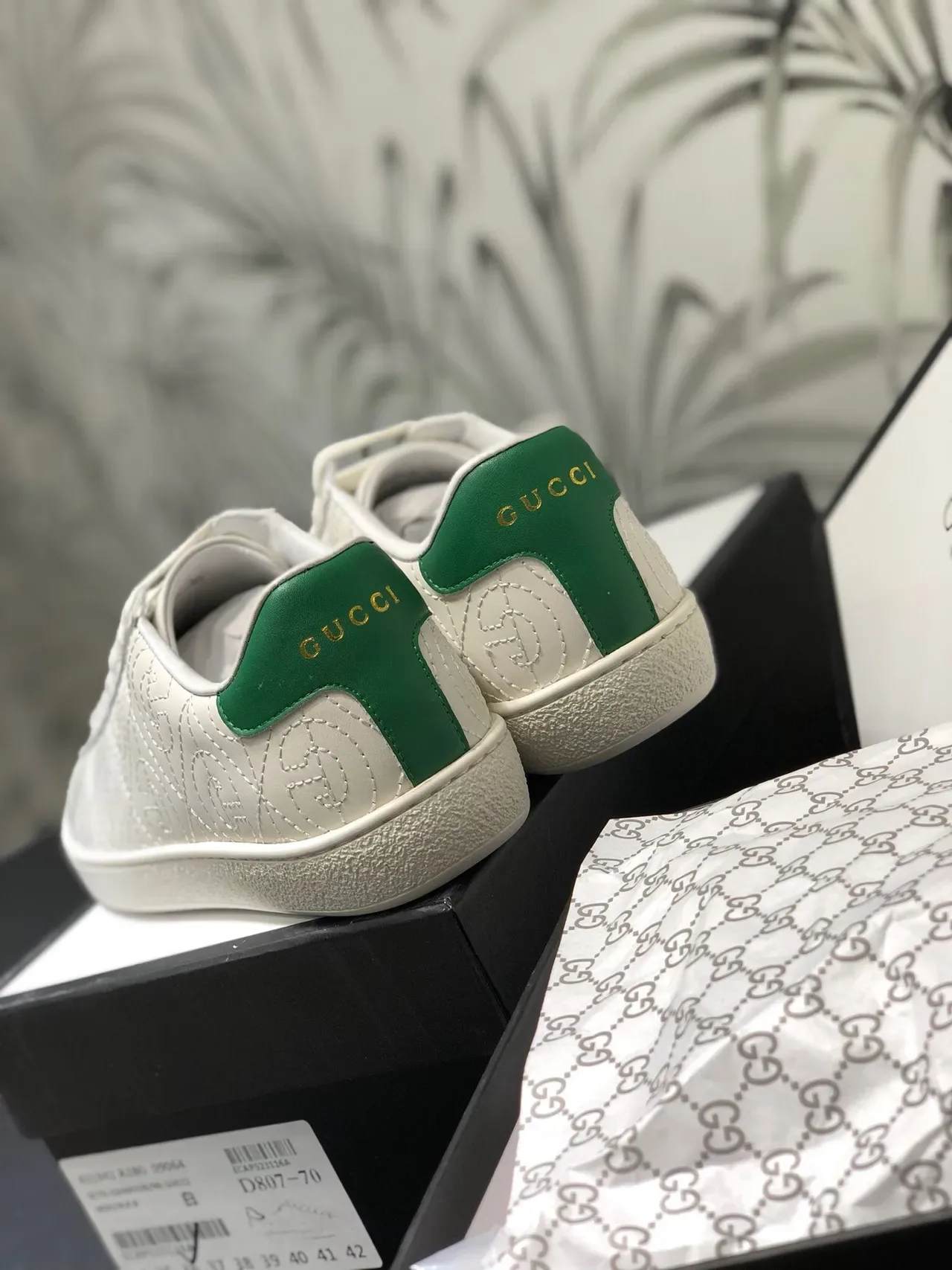 Gucci Ace সাদা ও সবুজ সেলাই মনোগ্রাম লাইফস্টাইল স্নিকার 3