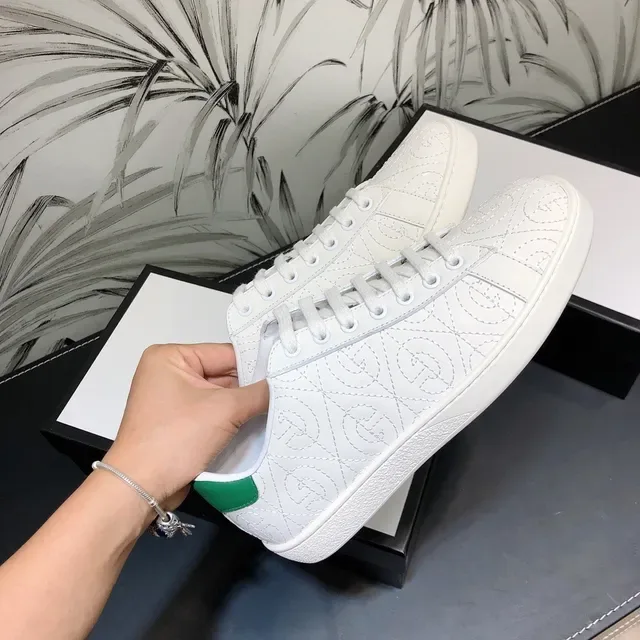 Gucci Ace সাদা ও সবুজ সেলাই মনোগ্রাম লাইফস্টাইল স্নিকার 5