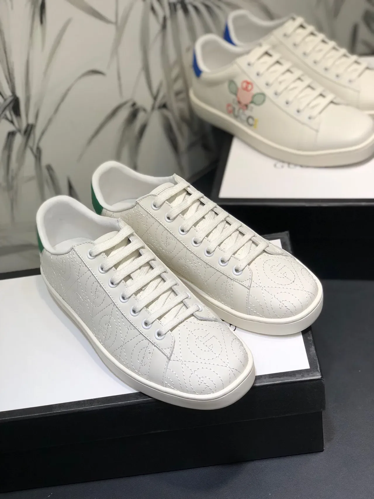 Gucci Ace সাদা ও সবুজ সেলাই মনোগ্রাম লাইফস্টাইল স্নিকার 8
