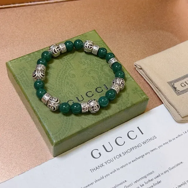 سوار Gucci خرز عقيق أخضر ونحاسي فضي تعويذة مزدوجة G 6