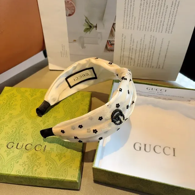 Gucci Chapeau Beige Noir Nœud Tordu Translucide Broderie Florale 3