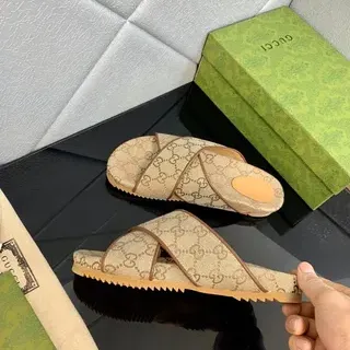 Gucci Beige Marrón GG Monogram Canvas Correas de cuero cruzadas Zapatillas