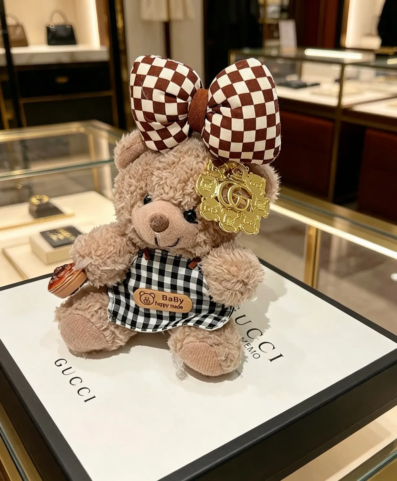 Gucci 米棕色毛绒泰迪熊格子蝴蝶结手提包 2