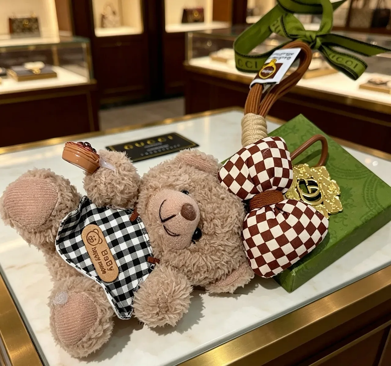 Gucci 米棕色毛绒泰迪熊格子蝴蝶结手提包 6