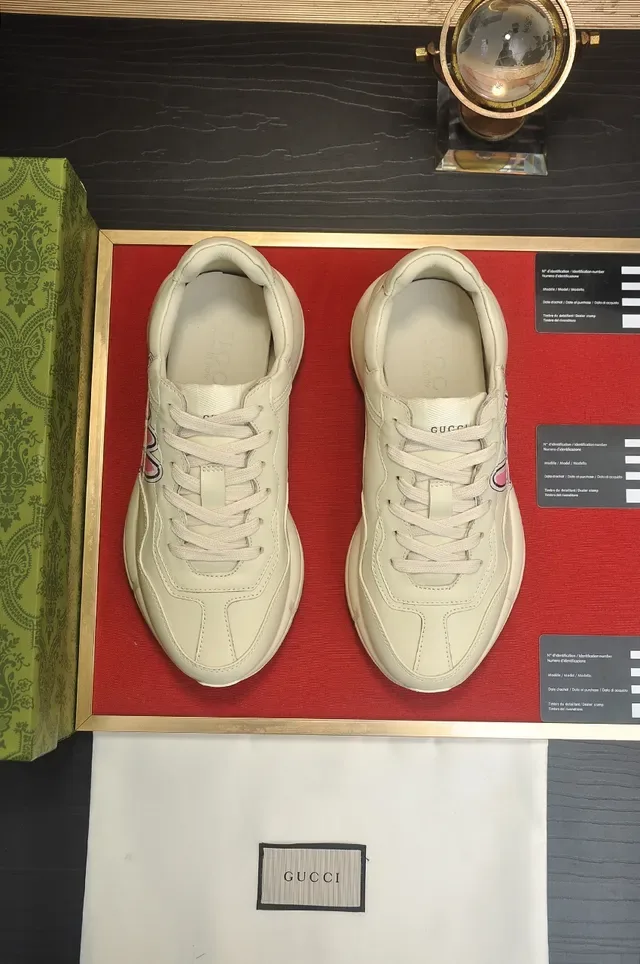 Gucci 米色粉色皮革鞋面 超大号兔子图案 厚底运动鞋 4