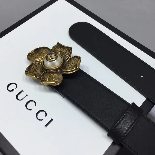 Gucci Ceinture en Cuir avec Boucle Florale Noir Or et Hardware 8