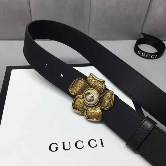 Gucci Ceinture en Cuir avec Boucle Florale Noir Or et Hardware 9