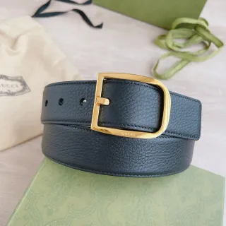 Gucci 黑金粒面纹矩形扣头皮带