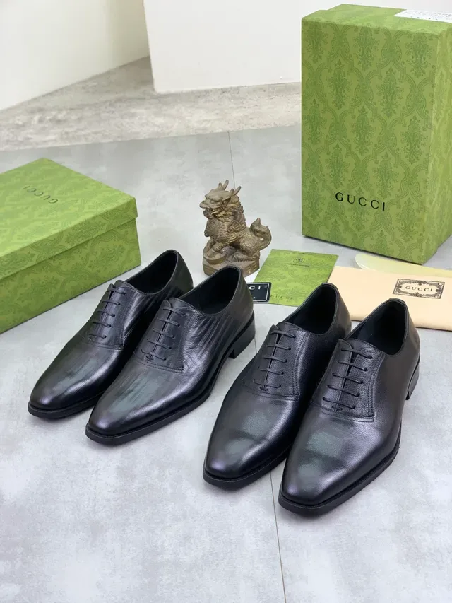 Gucci काला टेक्सचर्ड कैप-टो ऑक्सफोर्ड जूते 2