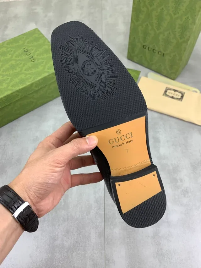 Gucci काला टेक्सचर्ड कैप-टो ऑक्सफोर्ड जूते 3