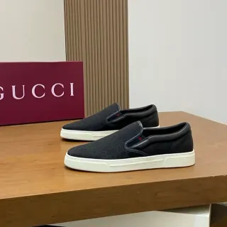 Gucci GG Monogram Noir Blanc Slip-On Canvas Lifestyle Sneakers