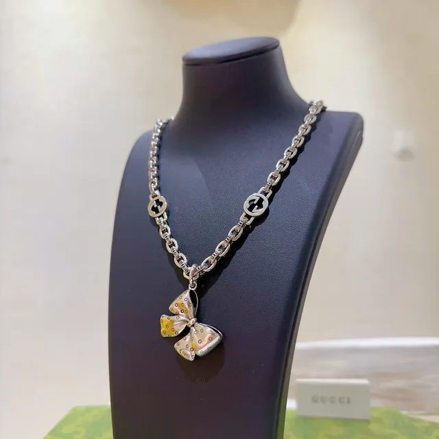 Gucci Bow Interlocking G-Link Silver-Tone Necklace 9