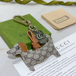 Gucci Dachshund Keychain بيج بني شكل كلب ظل GG Monogram Canvas Crossbody Bag