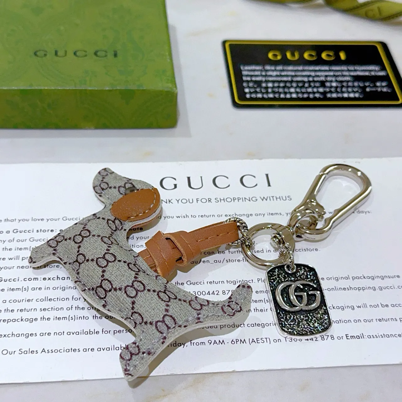 Gucci Dachshund Keychain بيج بني شكل كلب ظل GG Monogram Canvas Crossbody Bag 2