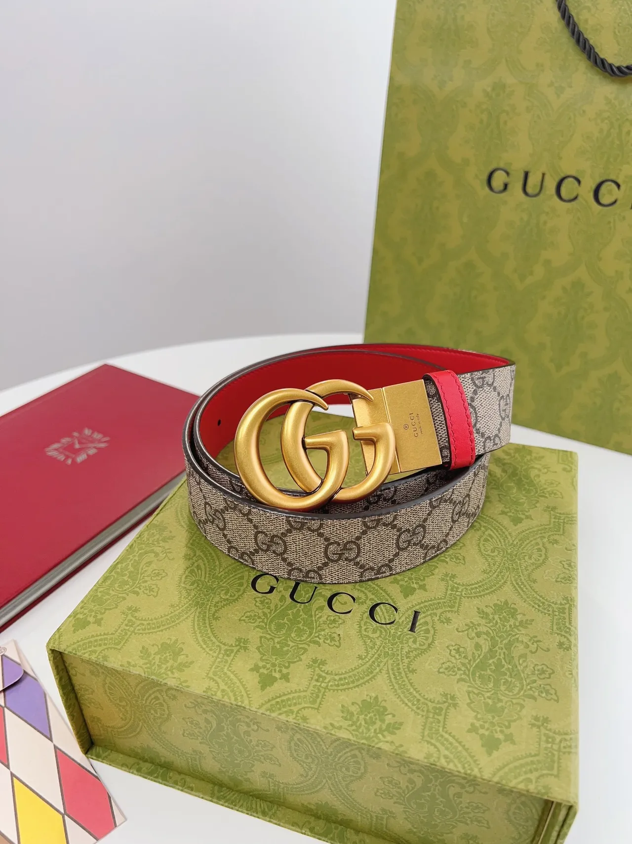 Gucci Double G लाल चमड़े की बेल्ट और GG Monogram वेबिंग लेदर बेल्ट 3