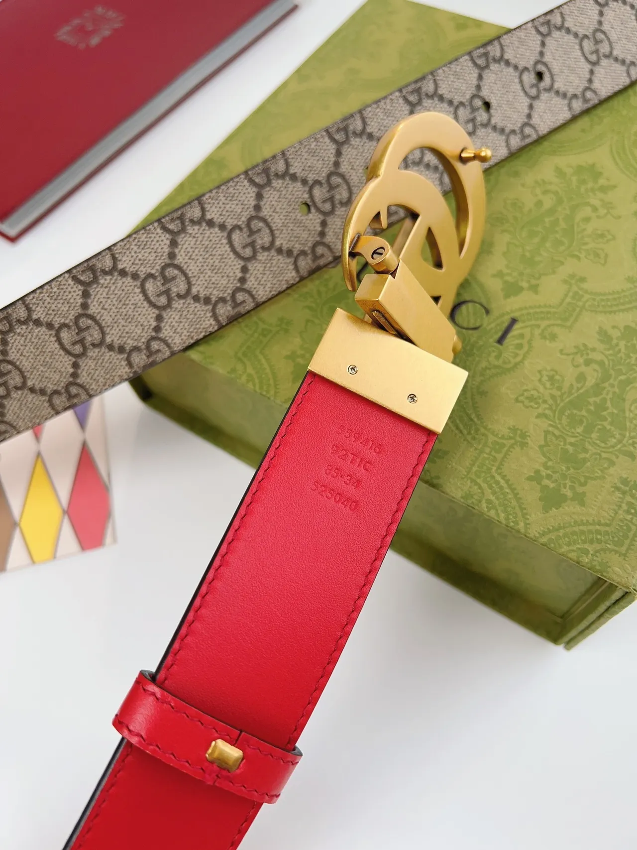 Gucci Double G लाल चमड़े की बेल्ट और GG Monogram वेबिंग लेदर बेल्ट 5