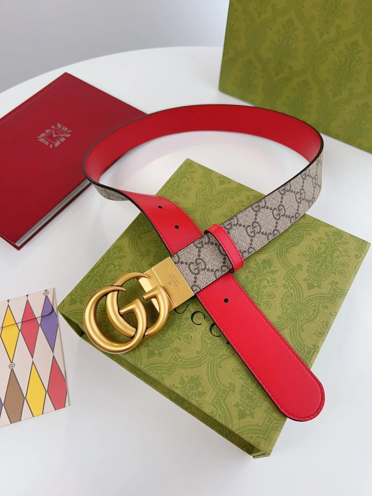 Gucci Double G लाल चमड़े की बेल्ट और GG Monogram वेबिंग लेदर बेल्ट 6