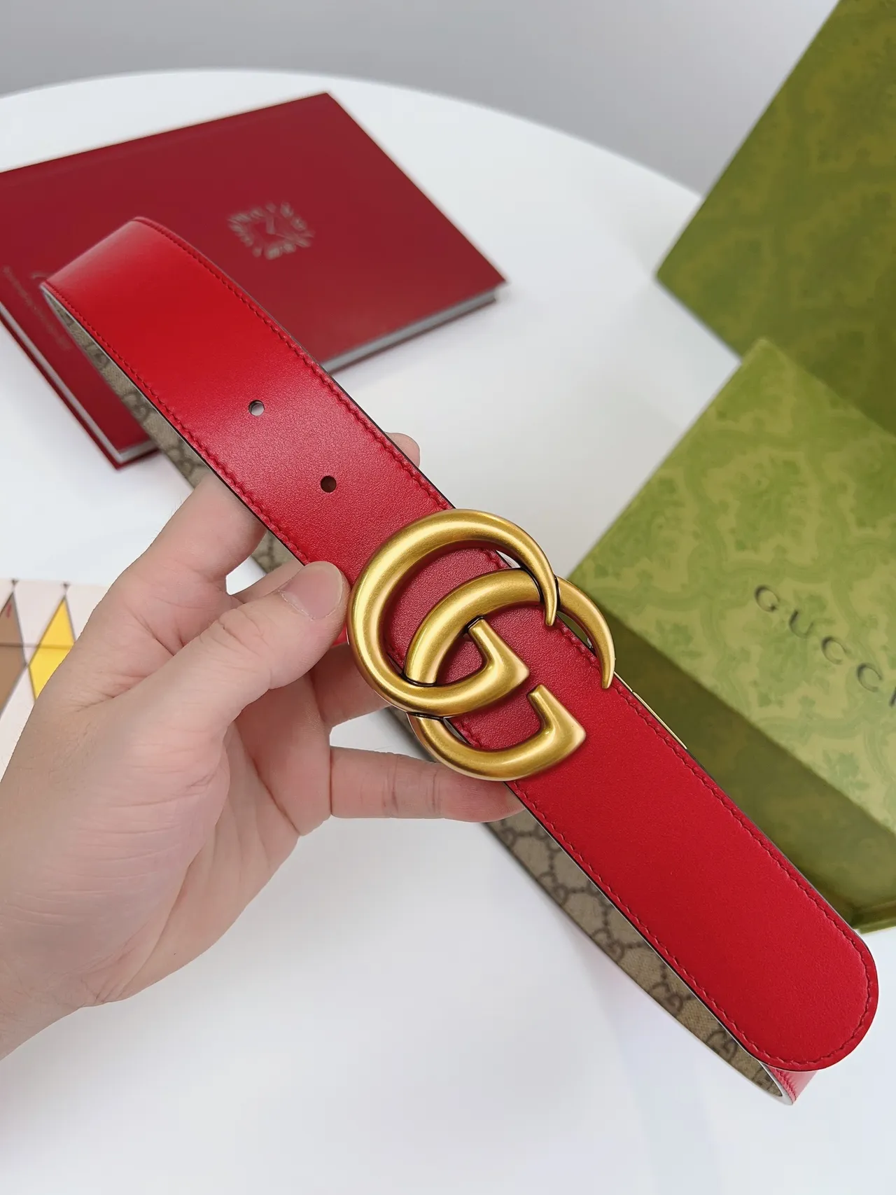 Gucci Double G लाल चमड़े की बेल्ट और GG Monogram वेबिंग लेदर बेल्ट 7