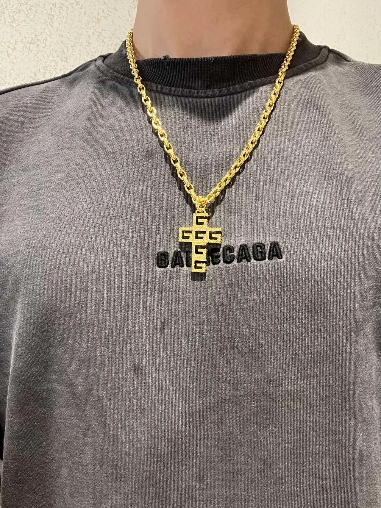 Gucci GG Pendente Cruz Colar Corrente Dourada 2