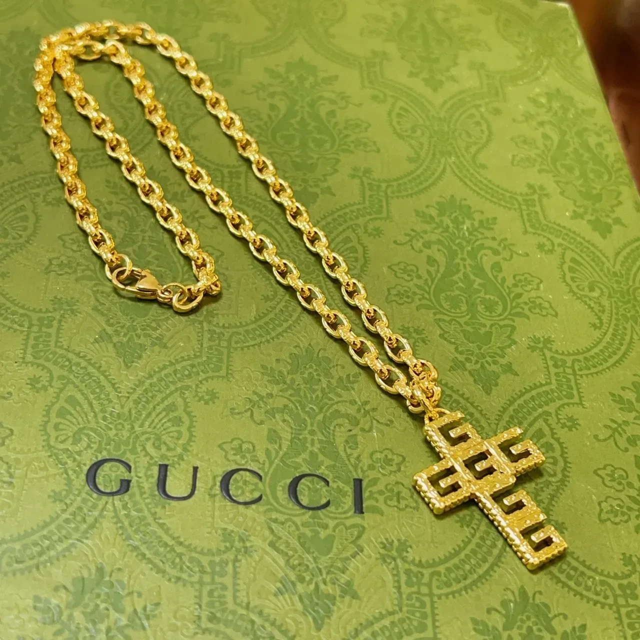 Gucci GG Pendente Cruz Colar Corrente Dourada 4