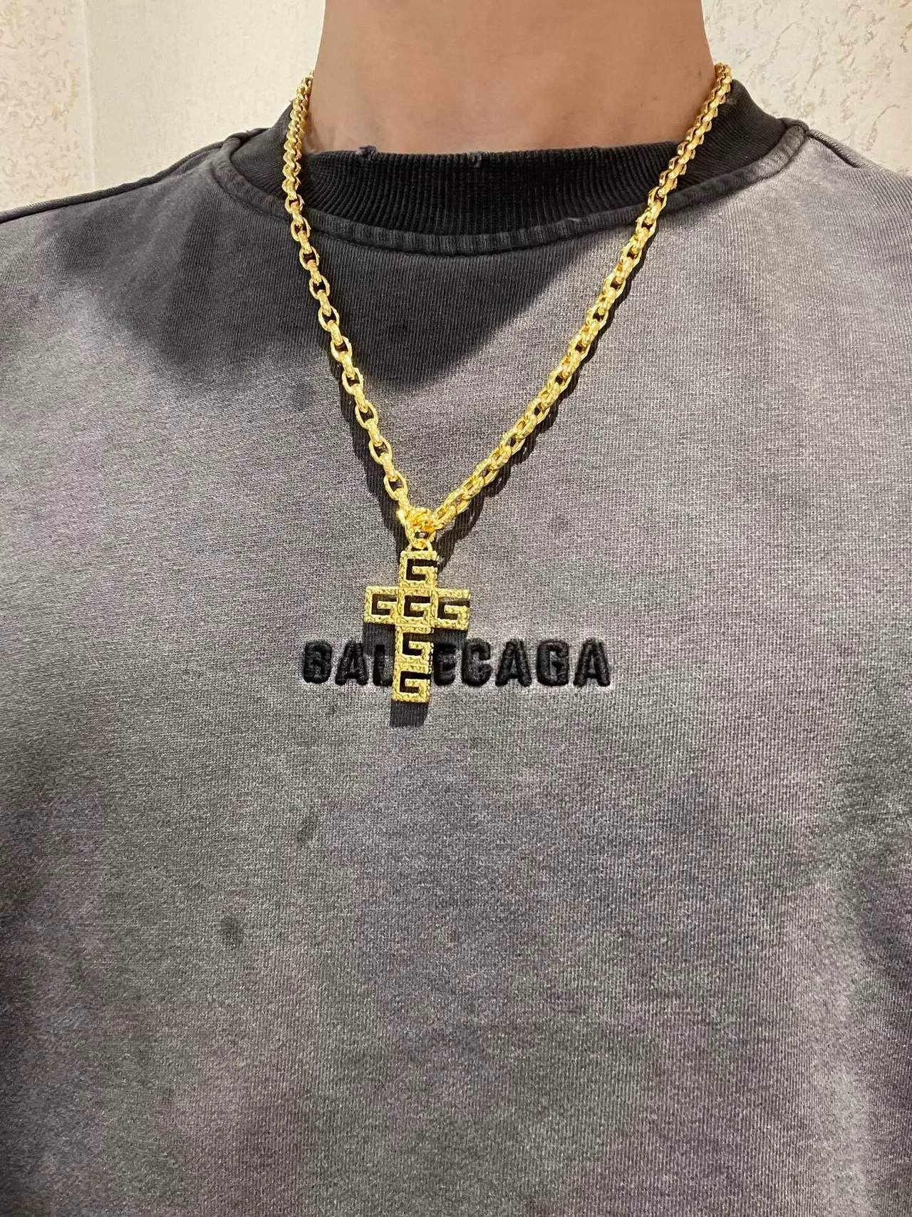 Gucci GG Pendente Cruz Colar Corrente Dourada 8
